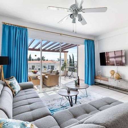 Апартаменти Penthouse Carina Пафос Екстер'єр фото